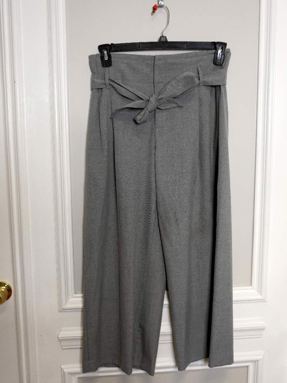 Banana Republic Petite Wide Leg Grey Belted Pants, Size 6